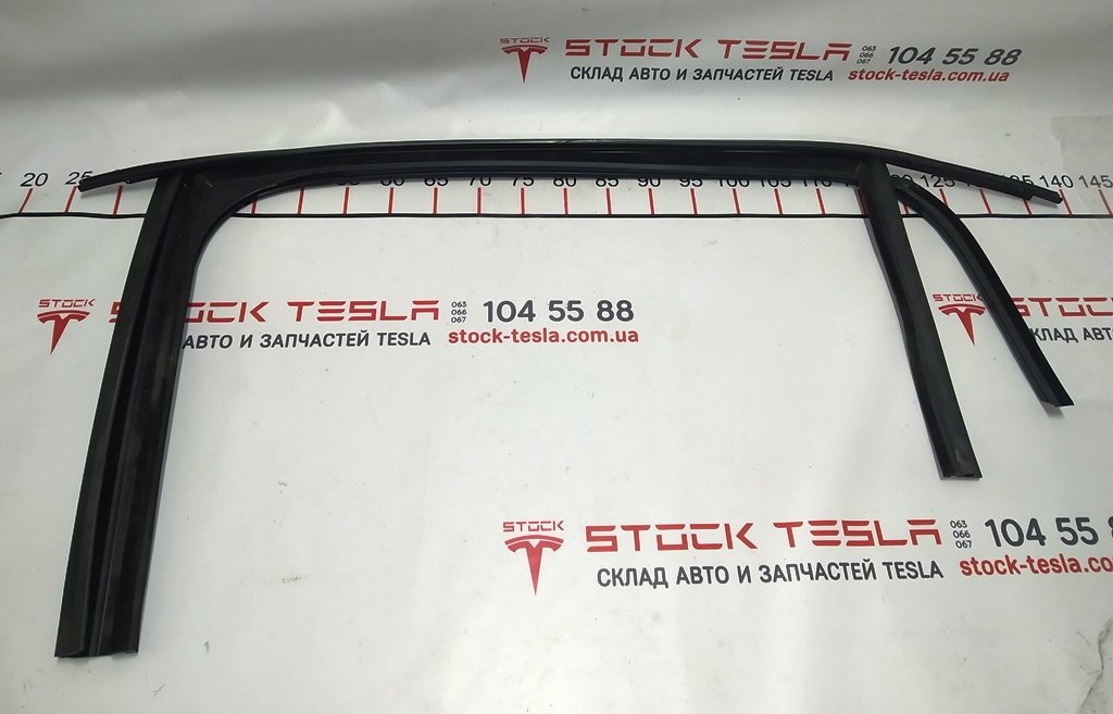 21 Уплотнитель стекла и форточки двери задней левой Tesla model X 1484041-00-B